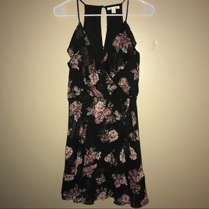 NWOT✨ Miami✨ Black Floral🌺 Ruffle Wrap Dress👗